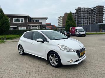 Peugeot 208 1.2 VTi Allure beschikbaar voor biedingen
