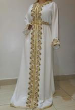 Witte Kaftan met Gouden Details te huur, Ophalen, Wit, Maat 42/44 (L), Nieuw