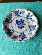 Delfts Blauw Bord met Bloemmotief, Antiek en Kunst, Ophalen of Verzenden