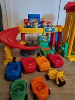 Garage Fisher-Price met auto's en little people, Kinderen en Baby's, Speelgoed | Fisher-Price, Speelset, Zo goed als nieuw, Ophalen