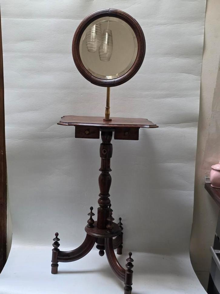 Victoriaanse mahoniehouten scheerkastje, Antiek en Kunst, Antiek | Meubels | Kasten, Ophalen of Verzenden