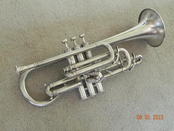 york cornet verzilverd uit 1925 puntgaaf, Muziek en Instrumenten, Blaasinstrumenten | Trompetten, Zo goed als nieuw, Bes-trompet