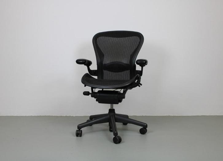 Herman Miller Aeron Graphite, type B, refurbished, Huis en Inrichting, Bureaustoelen, Gebruikt, Zwart, Ophalen