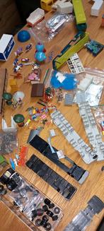 Miniatuur bouw spullen: mensen, dieren, bussen.2 emmers vol, Gebruikt, 1:50 of kleiner, Auto, Ophalen