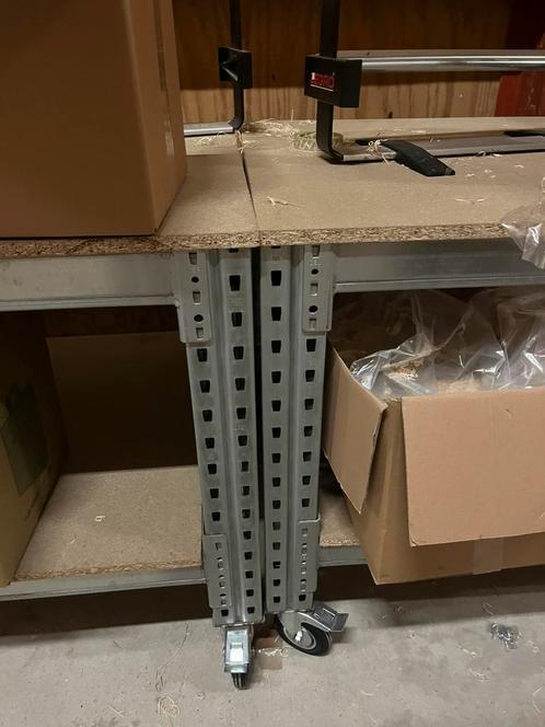 Twee ruime werkbanken 6meter totaal, Doe-het-zelf en Verbouw, Werkbanken, Zo goed als nieuw, Ophalen