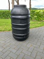 Mooie zwarte regenton met kraantje. Weer beschikbaar., Kunststof, Met kraantje, 150 liter of meer, Ophalen of Verzenden