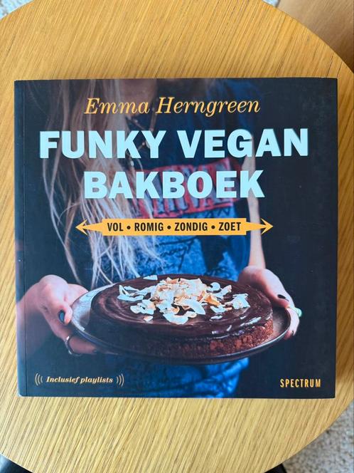 Emma Herngreen - Funky Vegan Bakboek, Boeken, Kookboeken, Zo goed als nieuw, Verzenden