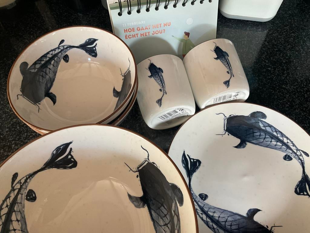 GUSTA into japan KOI/ NIEUWE 8 delige set, Nieuw, Ophalen of Verzenden, Overige stijlen, Porselein