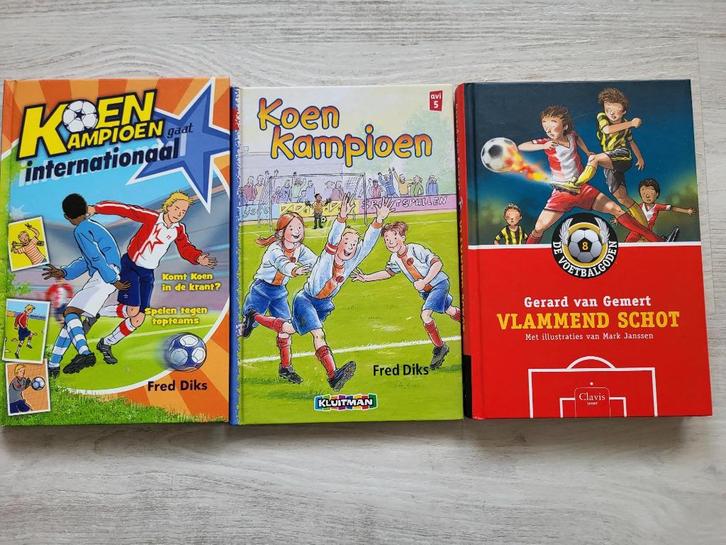 Koen kampioen + De voetbalgoden, Boeken, Kinderboeken | Jeugd | onder 10 jaar, Zo goed als nieuw, Fictie algemeen, Verzenden