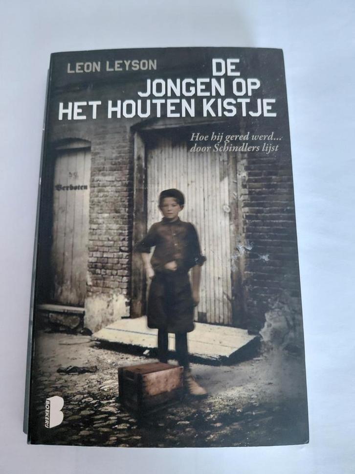 De Jongen op het Houten Kistje - Leon Leyson, Boeken, Biografieën, Zo goed als nieuw, Esoterie en Spiritualiteit, Ophalen of Verzenden