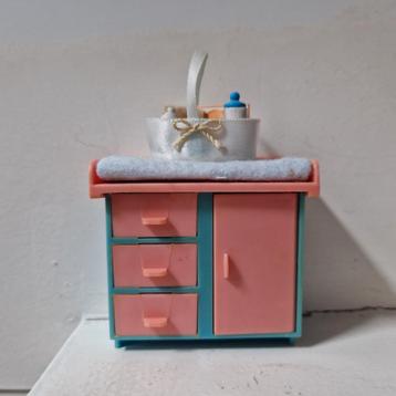 Poppenhuis Kinderkamer Commode + Baby Luiertas geschenk 1:16