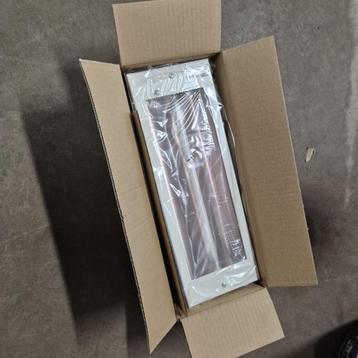 3 NIEUWE  noodverlichtings armaturen lampen 8 watt 24 volt beschikbaar voor biedingen