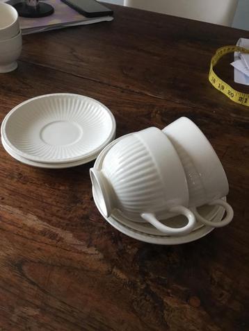 Wedgwood Edme kop en schotel set beschikbaar voor biedingen
