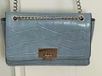 Lichtblauwe schoudertas of clutch croco motief nieuw, Sieraden, Tassen en Uiterlijk, Tassen | Damestassen, Ophalen of Verzenden