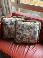 Twee design kussens gebloemd, Huis en Inrichting, Ophalen of Verzenden, Zo goed als nieuw, Groen, Vierkant