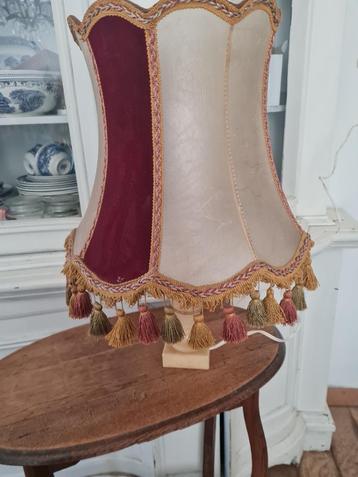 Vintage 50 cm hoge tafellamp beschikbaar voor biedingen
