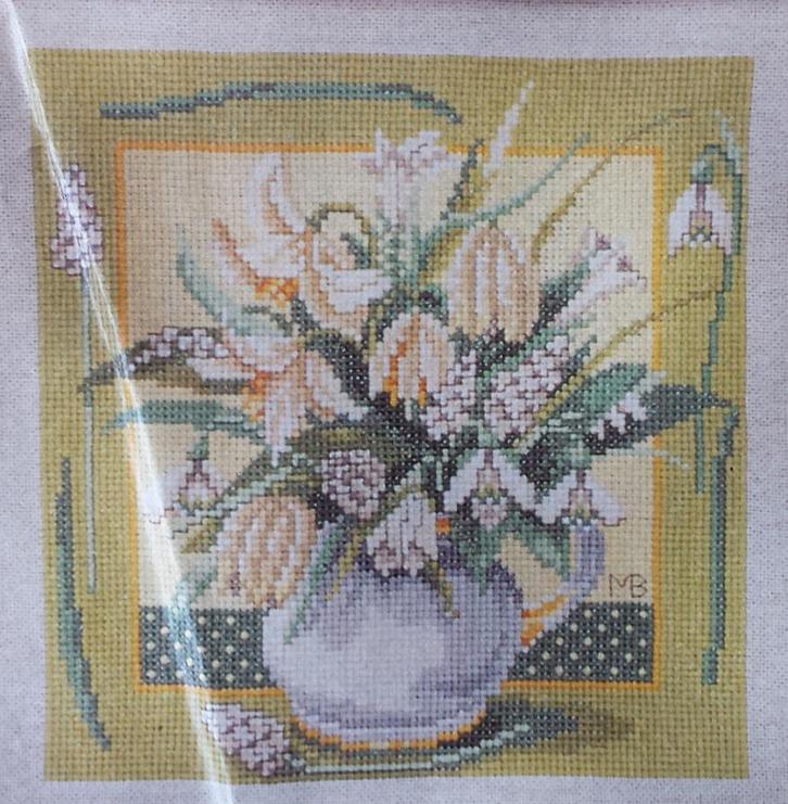 Lenteklokjes Patroon - Marjolein Bastin - Libelle, Hobby en Vrije tijd, Borduren en Borduurmachines, Gebruikt, Patroon, Handborduren