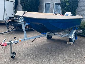 Unieke en stabiele consoleboot met 9.9 pk Mercury + trailer beschikbaar voor biedingen