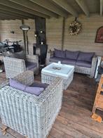 Tuinset: bank, twee fauteuils en een hocker. Incl. kussens, Ophalen, 5 zitplaatsen, Gebruikt, Rotan