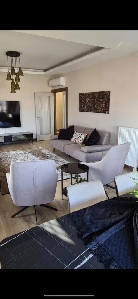 Saloni Draaifateuil-360 draaibaar,met extra gratis fautteuil, Huis en Inrichting, Fauteuils, Zo goed als nieuw, Ophalen of Verzenden