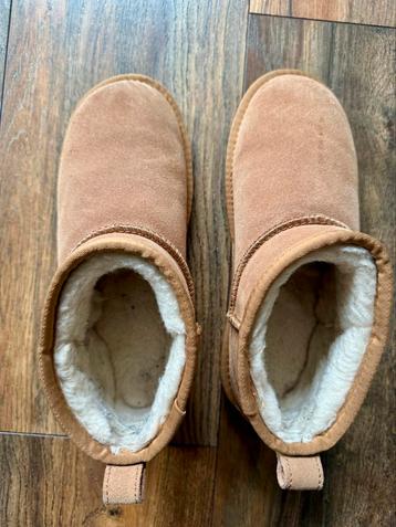 Uggs colors cali 36 enkellaarsjes beschikbaar voor biedingen