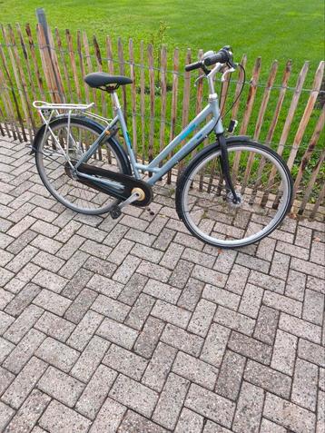 Mooie damesfiets te koop. beschikbaar voor biedingen
