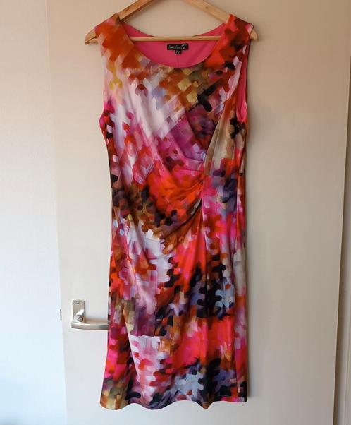 Kleurrijke jurk maat L (40), Kleding | Dames, Jurken, Zo goed als nieuw, Maat 38/40 (M), Rood, Knielengte, Ophalen of Verzenden