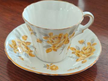 Royal Standard Margaret Rose vintage gele kop en schotel beschikbaar voor biedingen