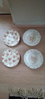 6   NIEUWE PLATTE EN DIEPE BORDEN VAN JET TER STEEGE, Huis en Inrichting, Keuken | Servies, Ophalen, Nieuw, Bord(en), Overige stijlen