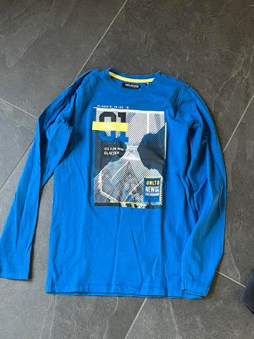 Longsleeve maat 152-158 beschikbaar voor biedingen