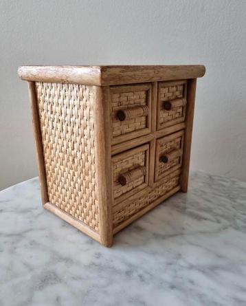 Vintage rotan sieradenkastje ladekastje gevlochten riet beschikbaar voor biedingen