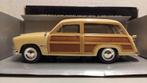 Ford Woody Wagon lichtgeel 1949 Motor City Classics 1:18 KRD, Hobby en Vrije tijd, Modelauto's | 1:18, Ophalen of Verzenden, Zo goed als nieuw