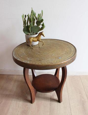 Art Deco rooktafel, messing (?) blad. Houten vintage tafel beschikbaar voor biedingen