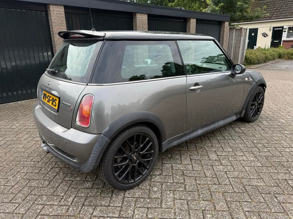 Mini 1.6 16V Cooper S 120KW 2002 Grijs JCW, Auto's, Mini, Voorwielaandrijving, 4 cilinders, 4 stoelen, 163 pk
