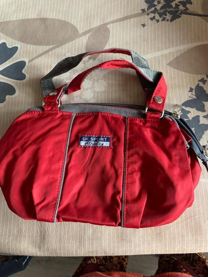 Klein handtasje(nr.23 D3), Sieraden, Tassen en Uiterlijk, Tassen | Damestassen, Gebruikt, Handtas, Rood, Ophalen of Verzenden