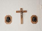 Houten kruisbeeld en religieuze wanddecoratie, Antiek en Kunst, Ophalen of Verzenden