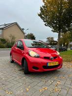 Toyota Aygo 1.0 12V Vvt-i  MMT 2010  APK tot November 2026!, Auto's, Voorwielaandrijving, Stof, Zwart, 4 stoelen