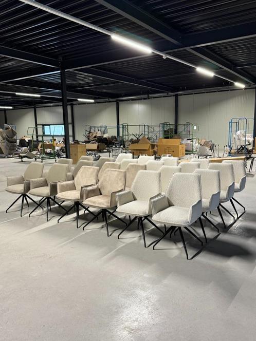 stoelen met arm leuning boucle stof beige, Huis en Inrichting, Stoelen, Zo goed als nieuw, Vijf, Zes of meer stoelen, Stof, Overige kleuren