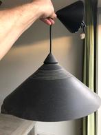 Zwarte hanglamp jaren 80, Huis en Inrichting, Lampen | Hanglampen, Ophalen of Verzenden, Gebruikt, Metaal, Minder dan 50 cm