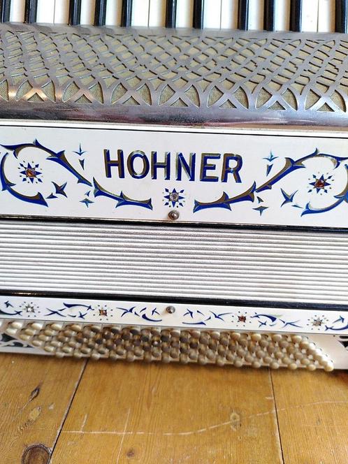 antieke Hohner Accordeon, Muziek en Instrumenten, Accordeons, Gebruikt, Toetsaccordeon, 96-bas, Hohner, Met koffer, Met riemen