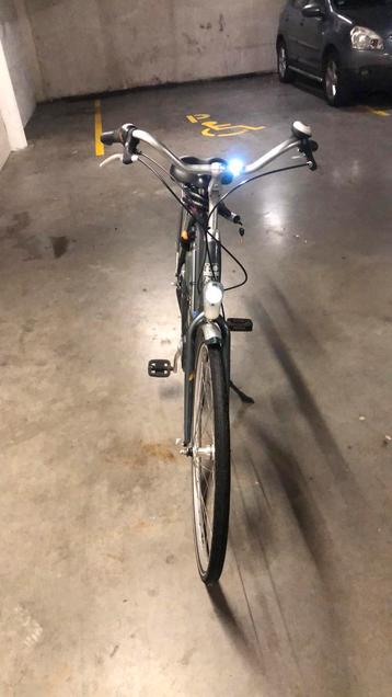 Te koop een mooie grijs herenfiets hollandia cava 28 inch beschikbaar voor biedingen
