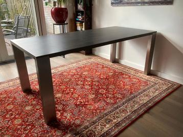 Eetkamertafel + salontafel beschikbaar voor biedingen