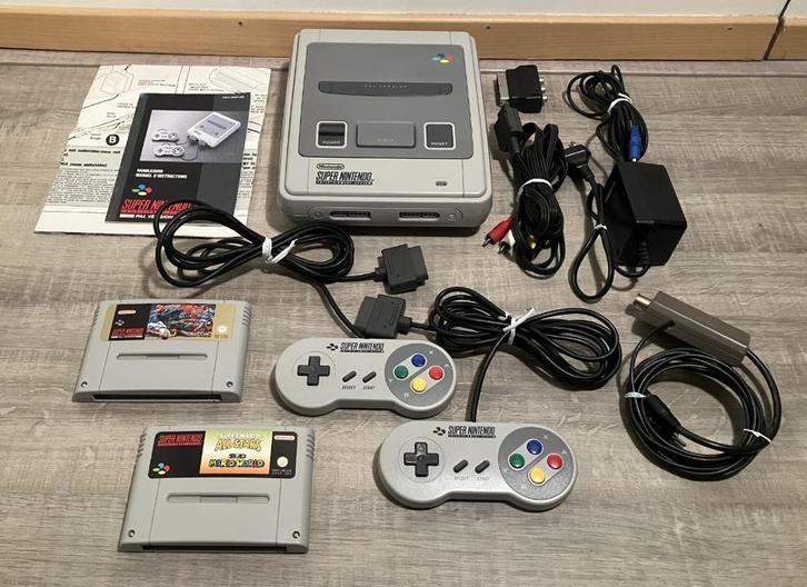 Mooie Super Nintendo (SNES) met games!, Spelcomputers en Games, Spelcomputers | Nintendo Super NES, Gebruikt, Met 2 controllers