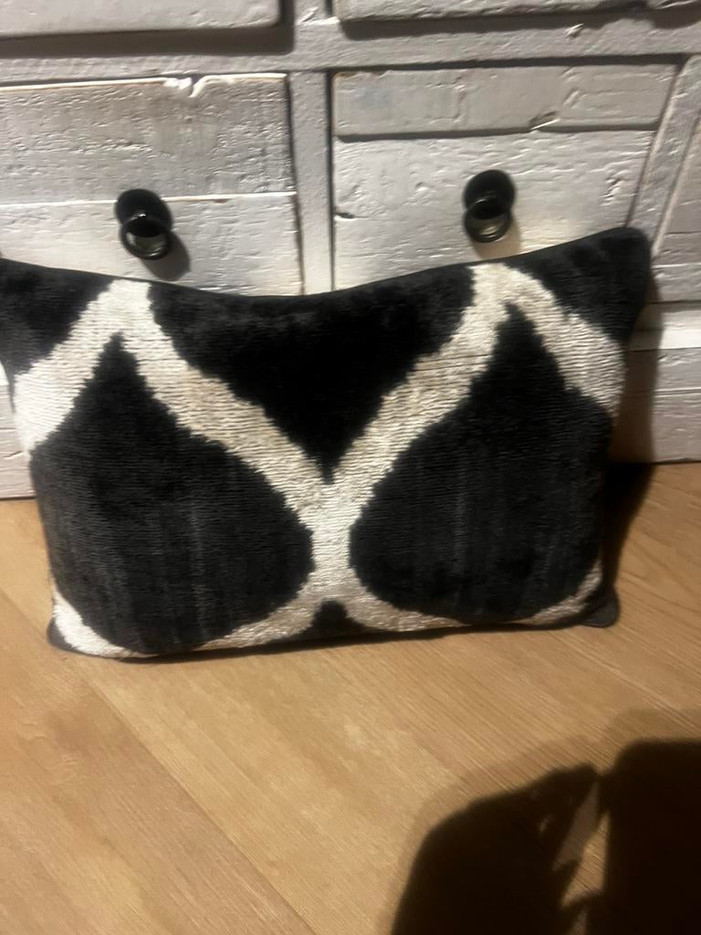 Ikat kussen 40x26, Huis en Inrichting, Ophalen of Verzenden, Zo goed als nieuw, Vierkant