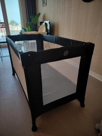 Baby camping bedje Mama Loes zwart beschikbaar voor biedingen