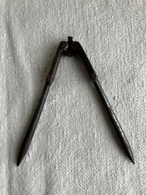 🔴ANTIEKE NOTENKRAKER victoriaans ijzer gereedschap antiek, Antiek en Kunst, Antiek | Gereedschap en Instrumenten, Ophalen of Verzenden