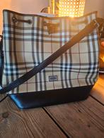 Burberry tas, Ophalen of Verzenden, Zo goed als nieuw, Schoudertas, Minder dan 30 cm