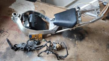 Honda fireblade frame en kenteken !200 euro voor alles ! beschikbaar voor biedingen