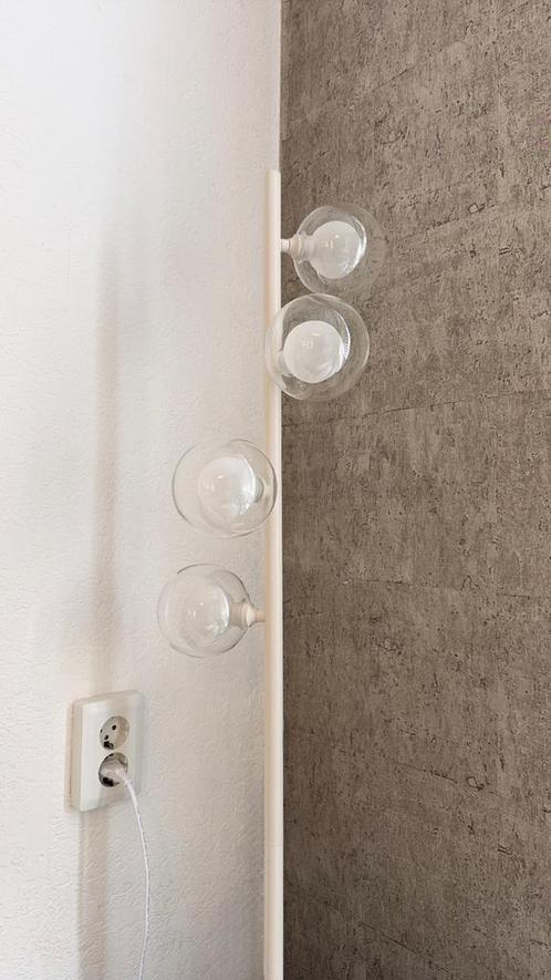 MADE masako staande vloer lamp wit metaal glazen bollen, Huis en Inrichting, Lampen | Spots, Gebruikt, Vloerspot of Grondspot