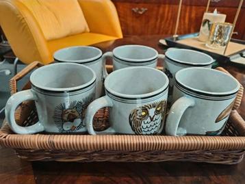 6 Vintage Mokken met Dierenmotieven + Mand beschikbaar voor biedingen